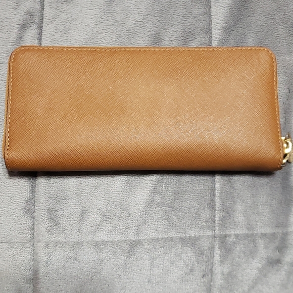 Michael Kors Wallet - Picture 2 of 9